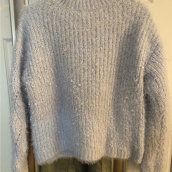 Cozy and soft pretty and feminine light blue sweater - Picture 4 of 4